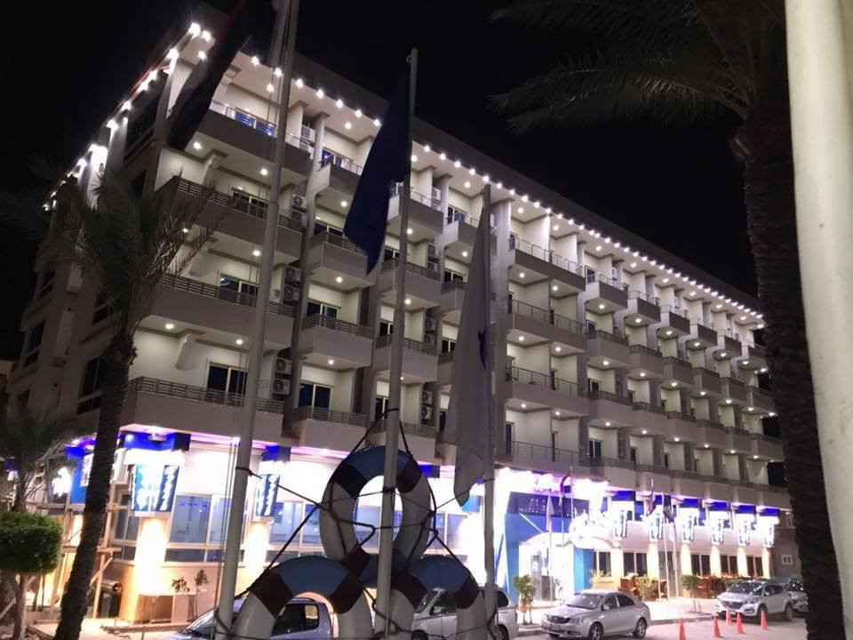 Dolphin Ras EL Bar主图