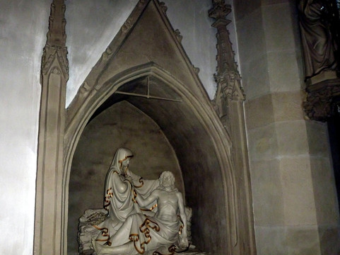 Kirche St. Petrus und Andreas-Brilon必去景点