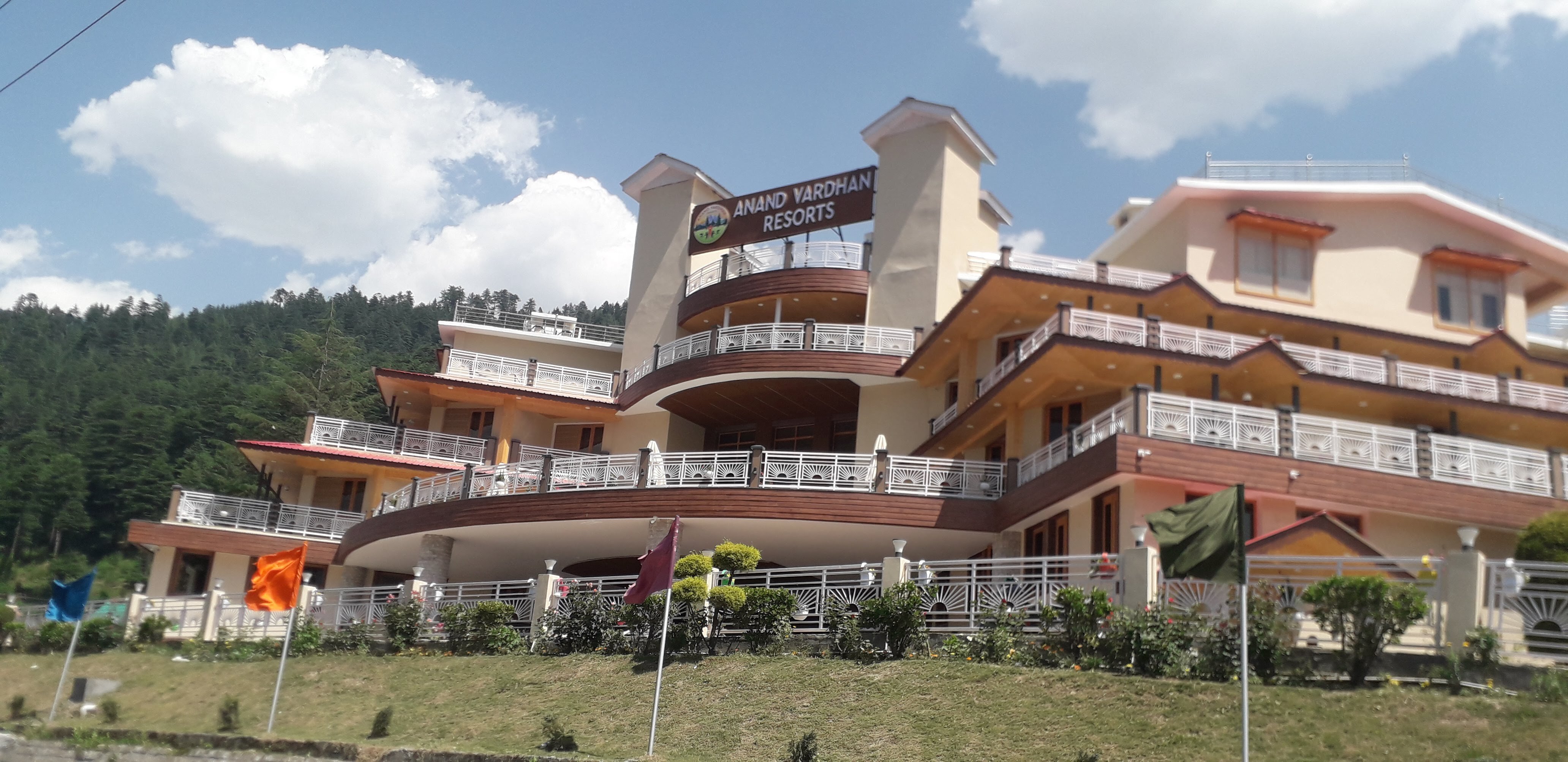 Anand Vardhan Resorts-官方
