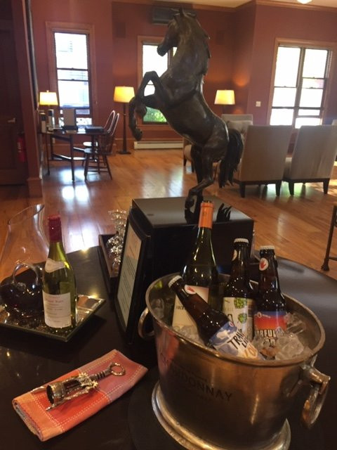 The Bradley Boulder Inn主图