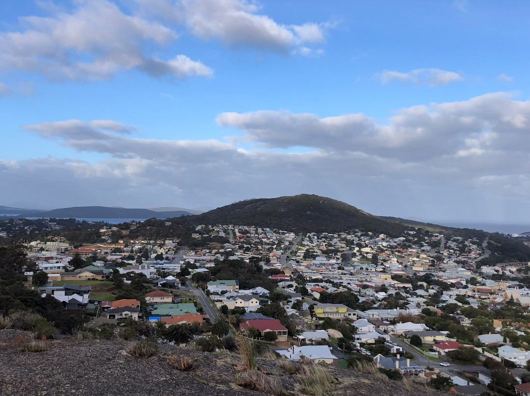 Mt Melville Lookout景点图片