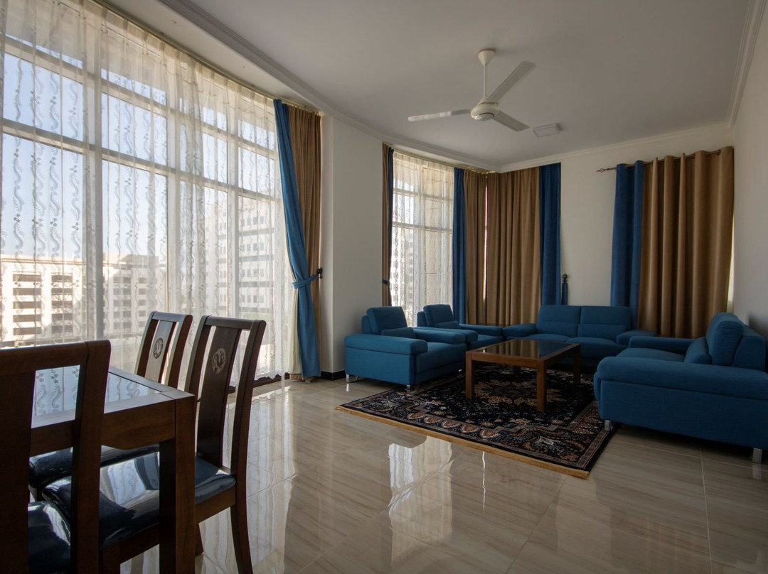 Home Station Hotel主图