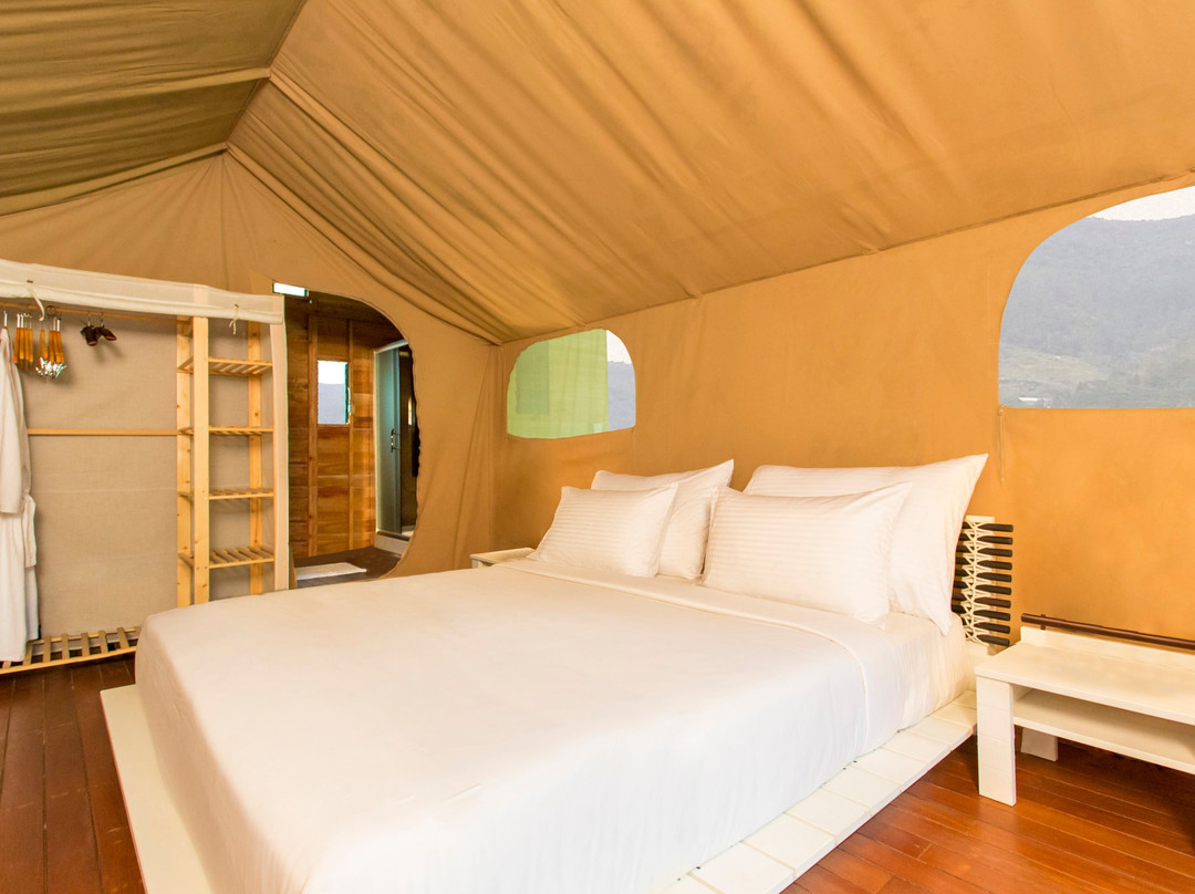 Wild Glamping, Knuckles - Thema Collection