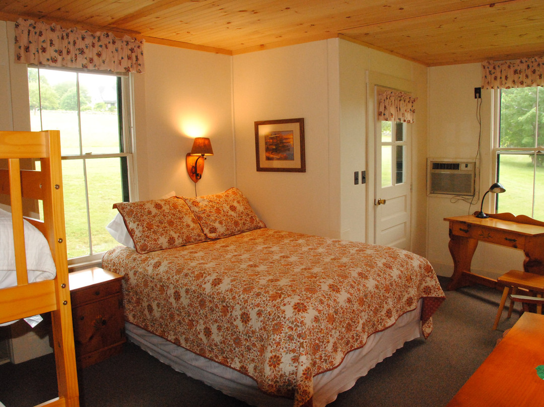 Tarry-A-While Resort主图