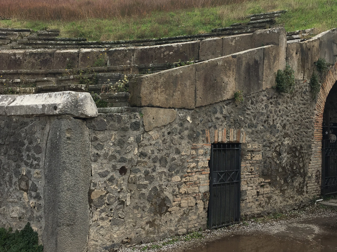 Anfiteatro Romano景点图片