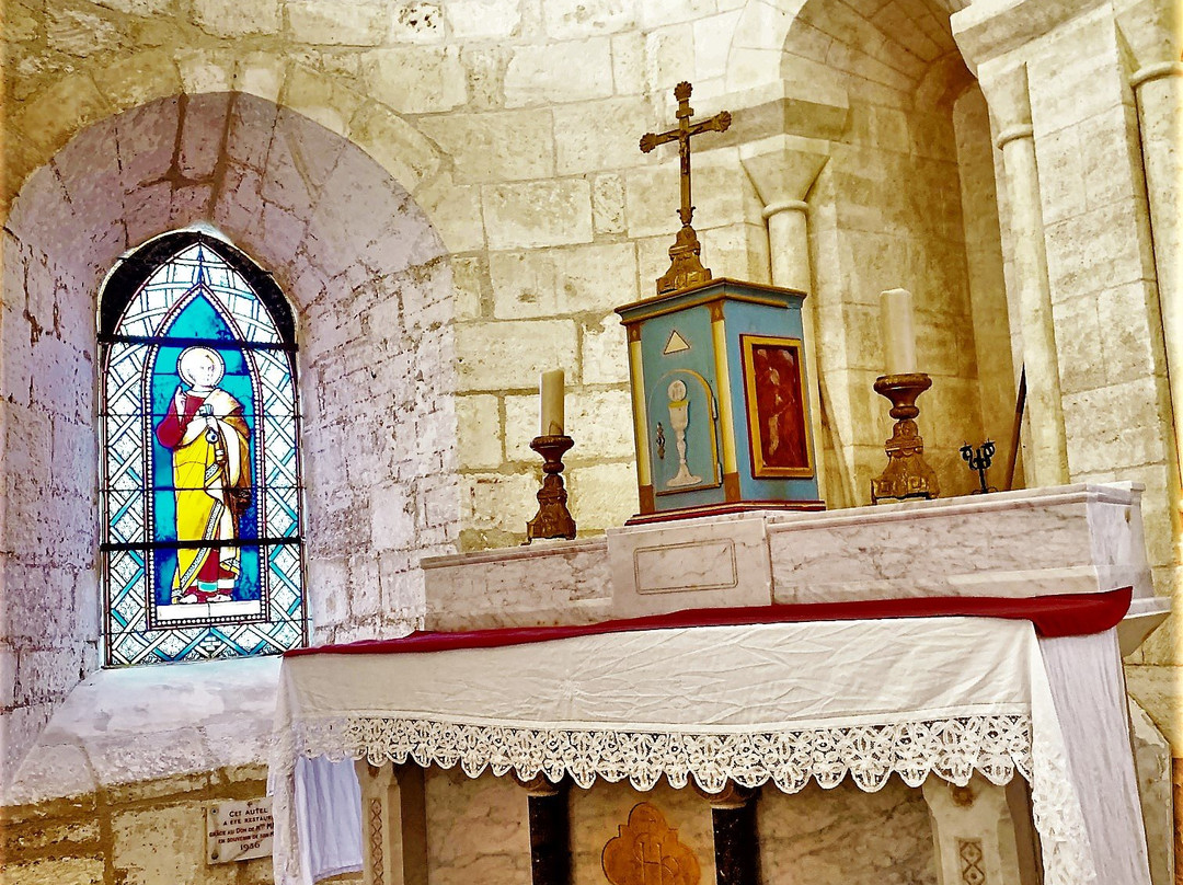 Eglise Saint-Vivien-Charras必去景点