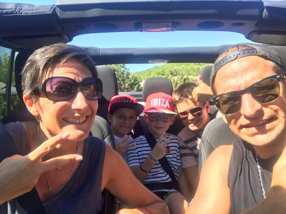 Ibiza Jeep Tours-伊维萨城区必去景点