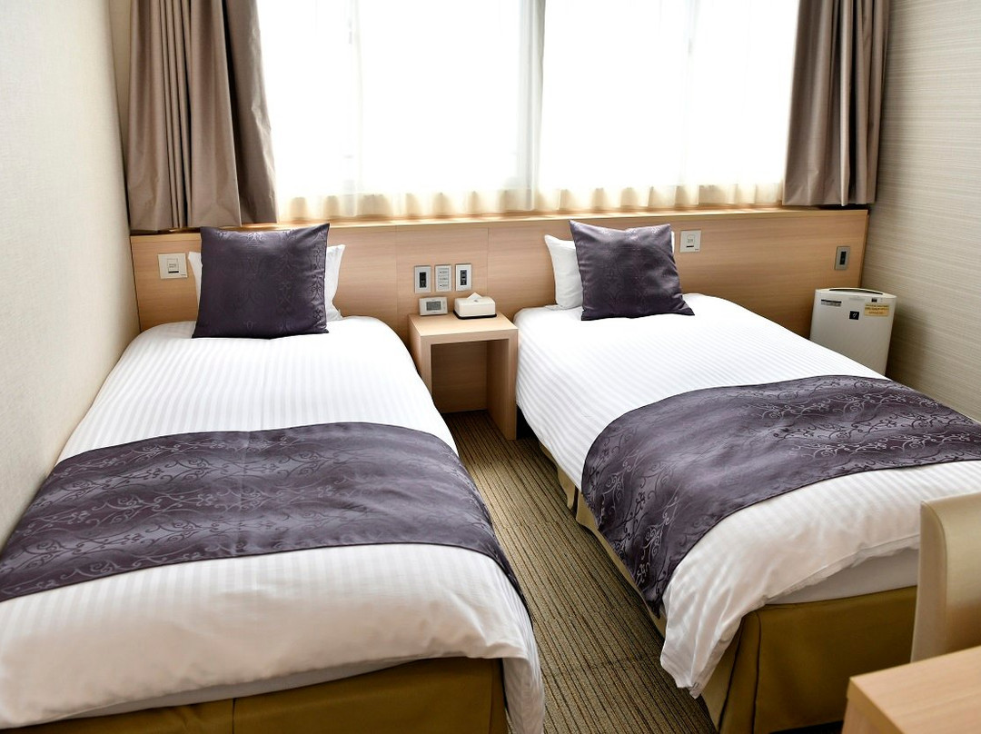 新指挥官酒店主图