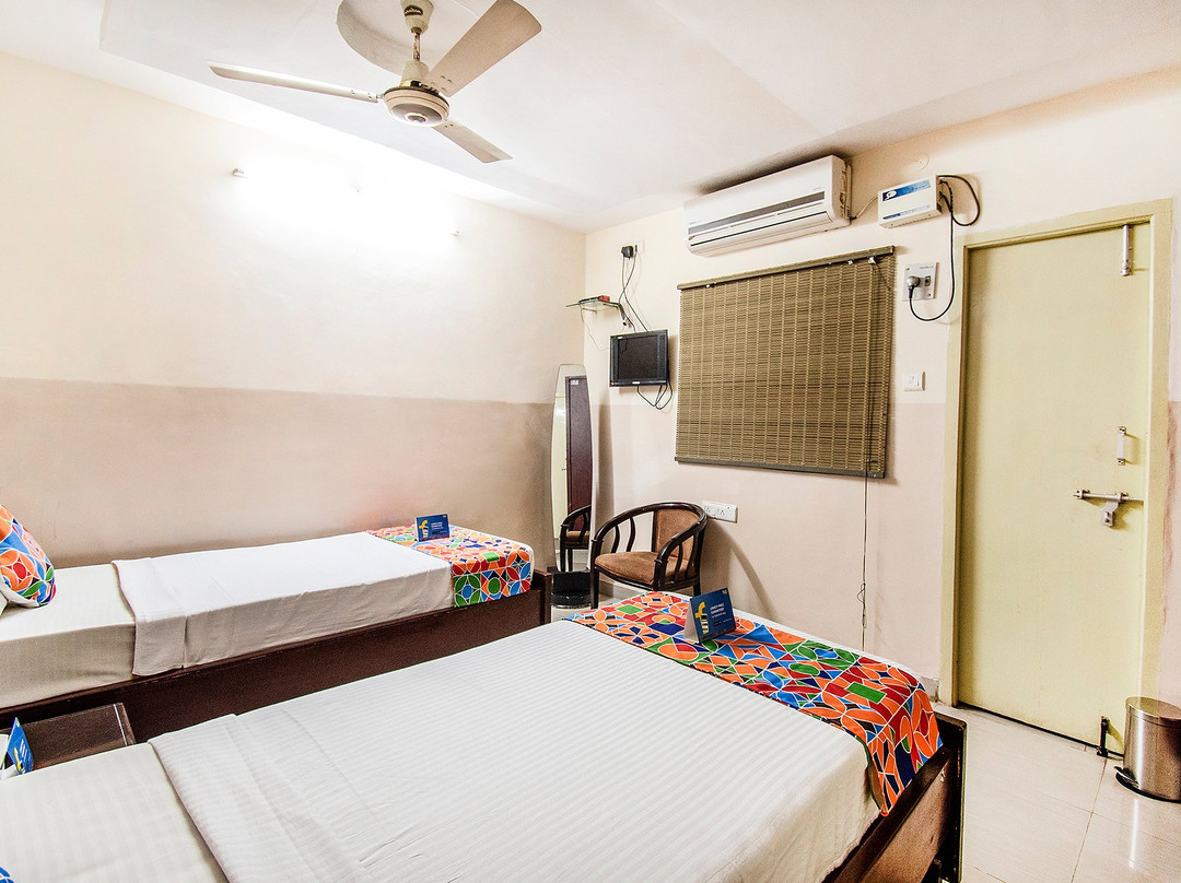 FabHotel Aditya Yatri Nivas主图