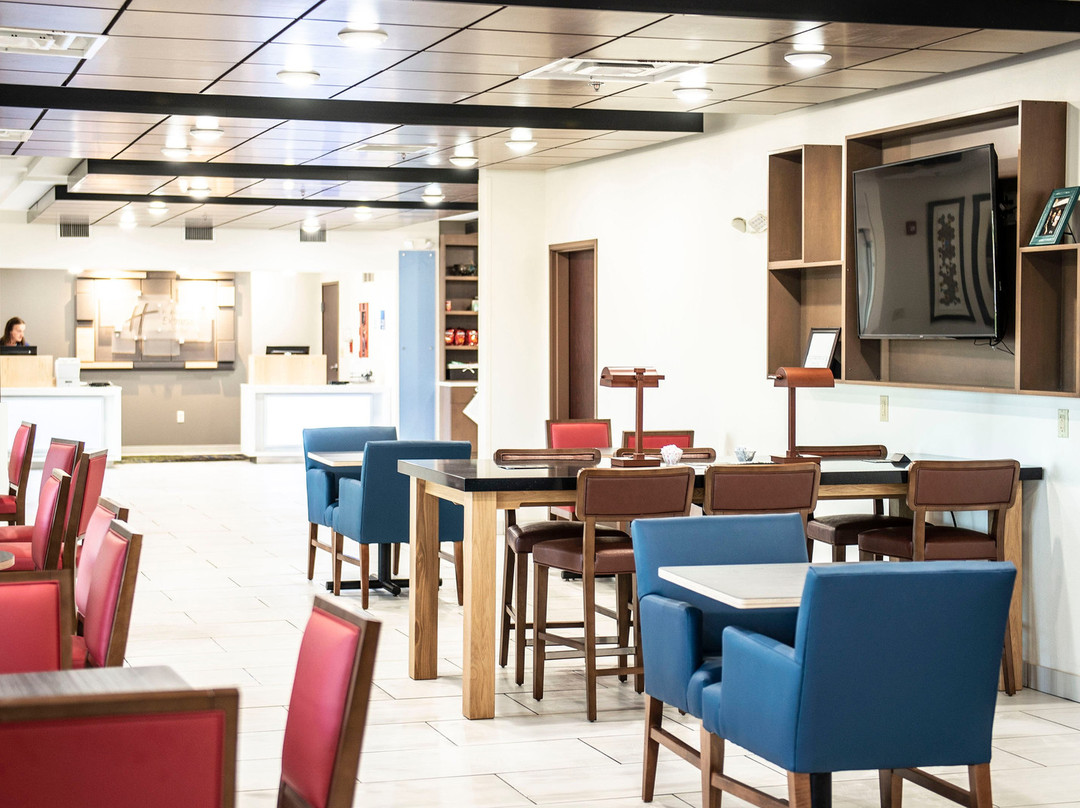 Knob Noster酒店住宿-Holiday Inn Express & Suites Sedalia By IHG