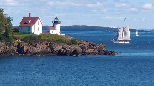 Curtis Island Light景点图片