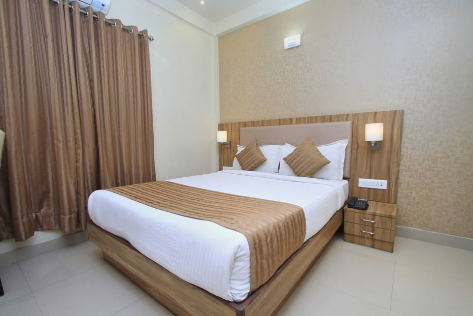 Hotel Plaza Heights主图
