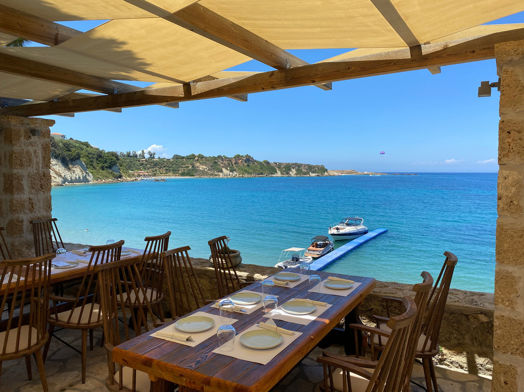 瓦西里科斯餐馆和美食-Porto Roma Fish Restaurant