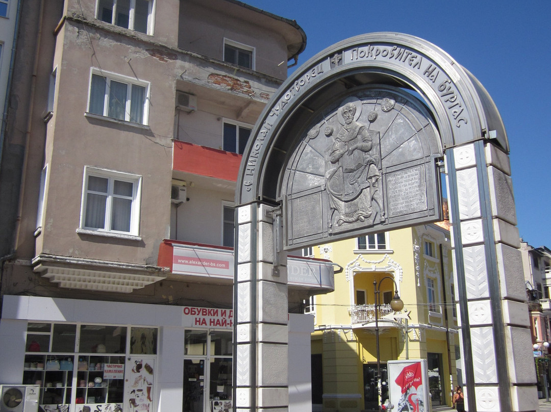 Arch of St. Nicholas-布尔加斯必去景点