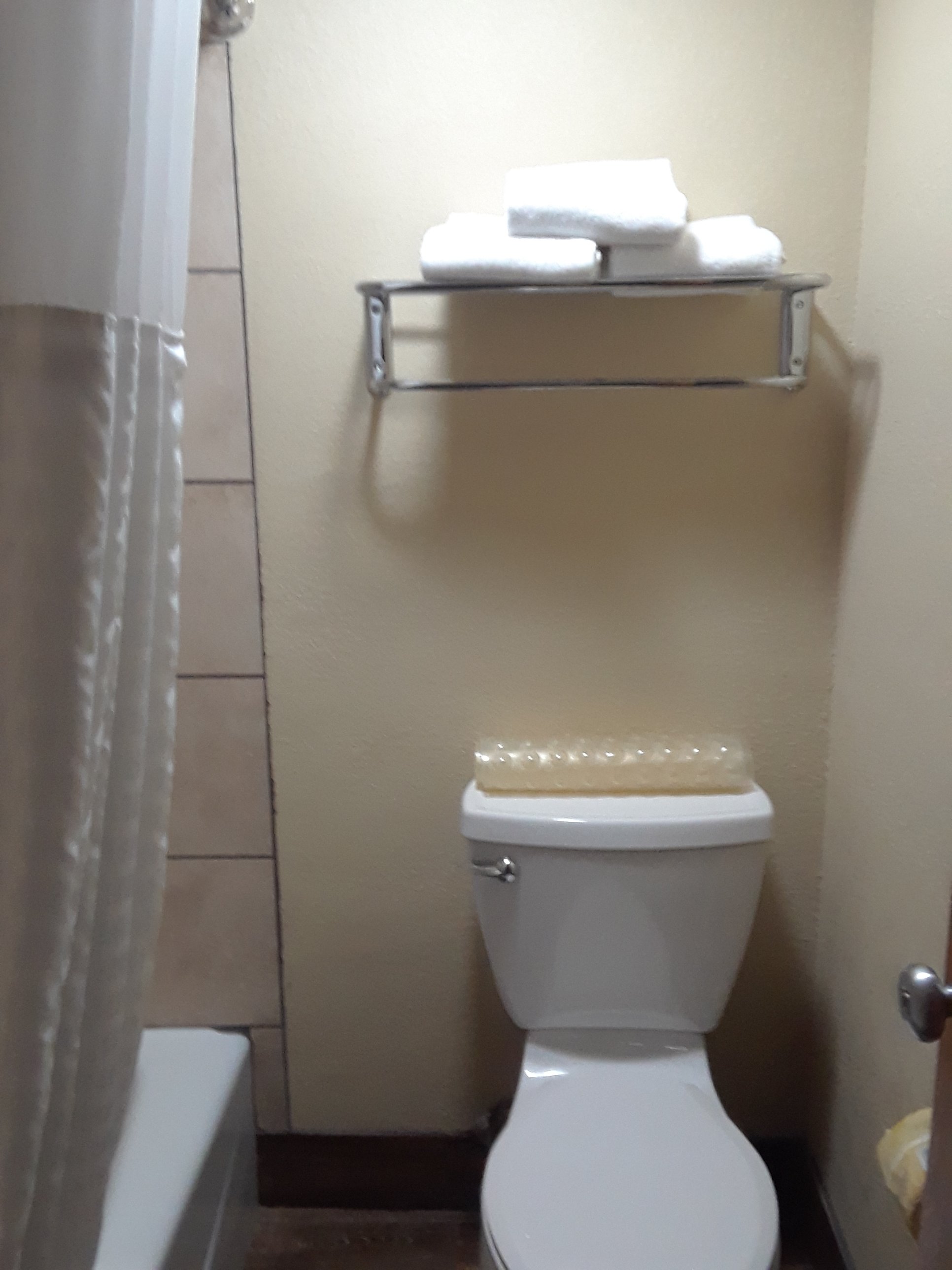 Quality Inn Burlington near Hwy 34-浴室