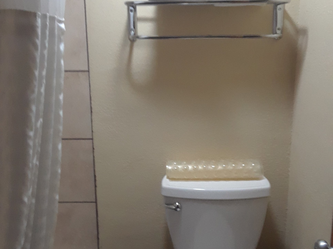 Quality Inn Burlington near Hwy 34主图