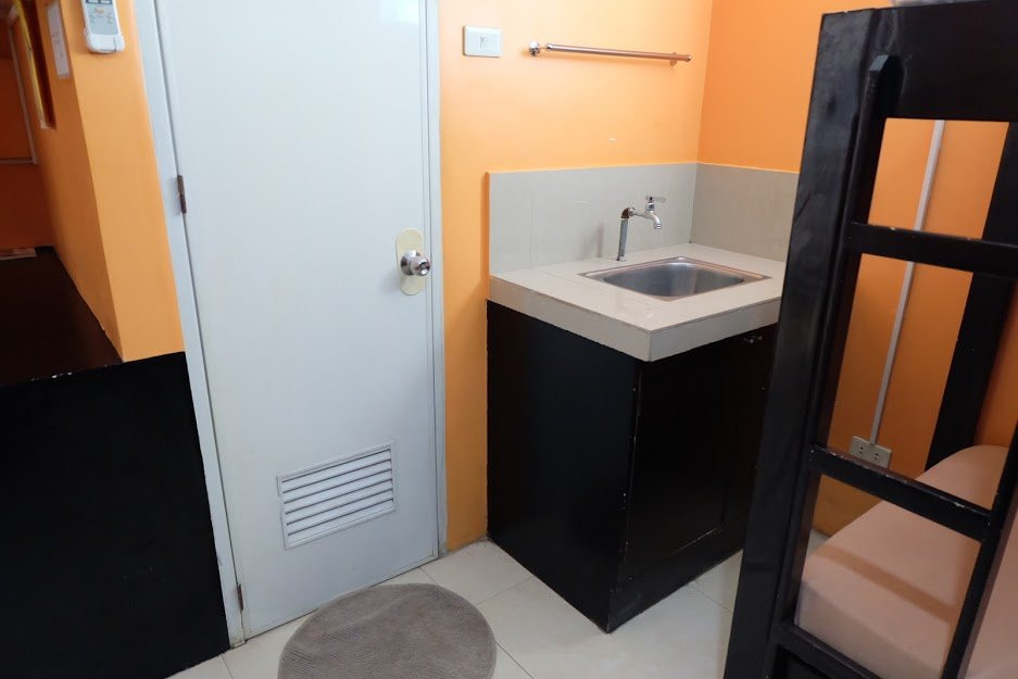 Red-C Residences主图