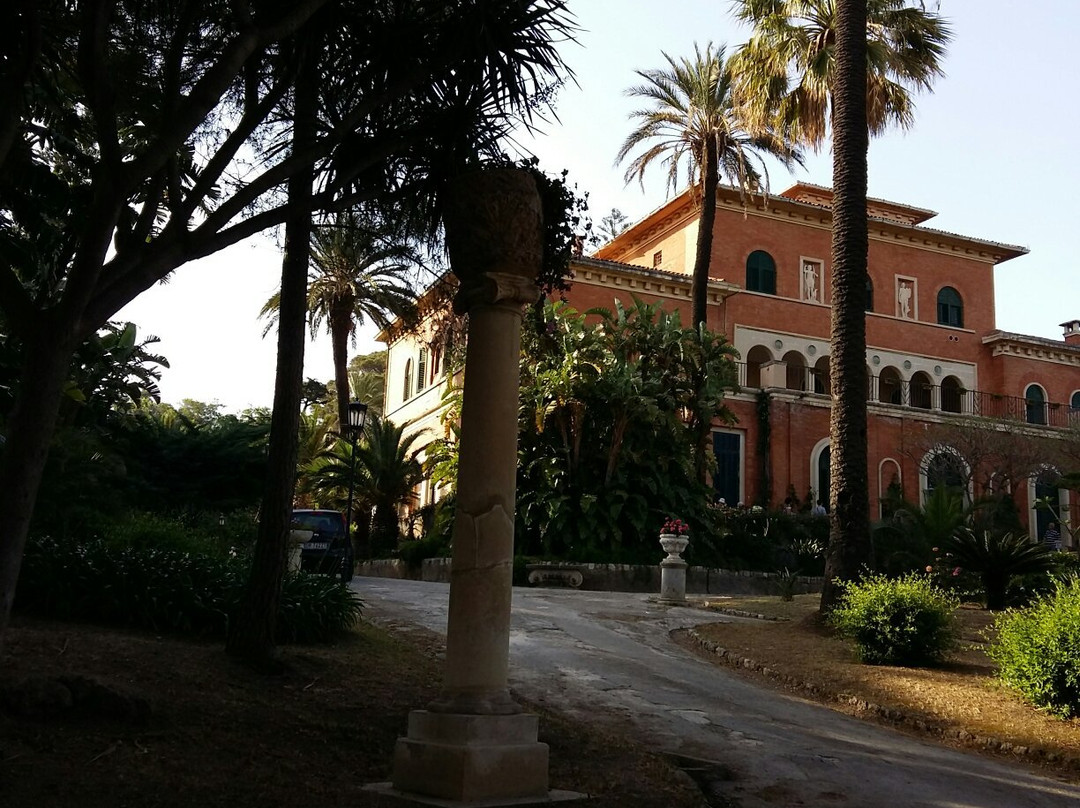 Villa Roberto-墨西拿必去景点