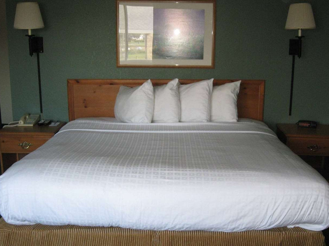 AmericInn by Wyndham Oscoda Near AuSable River主图