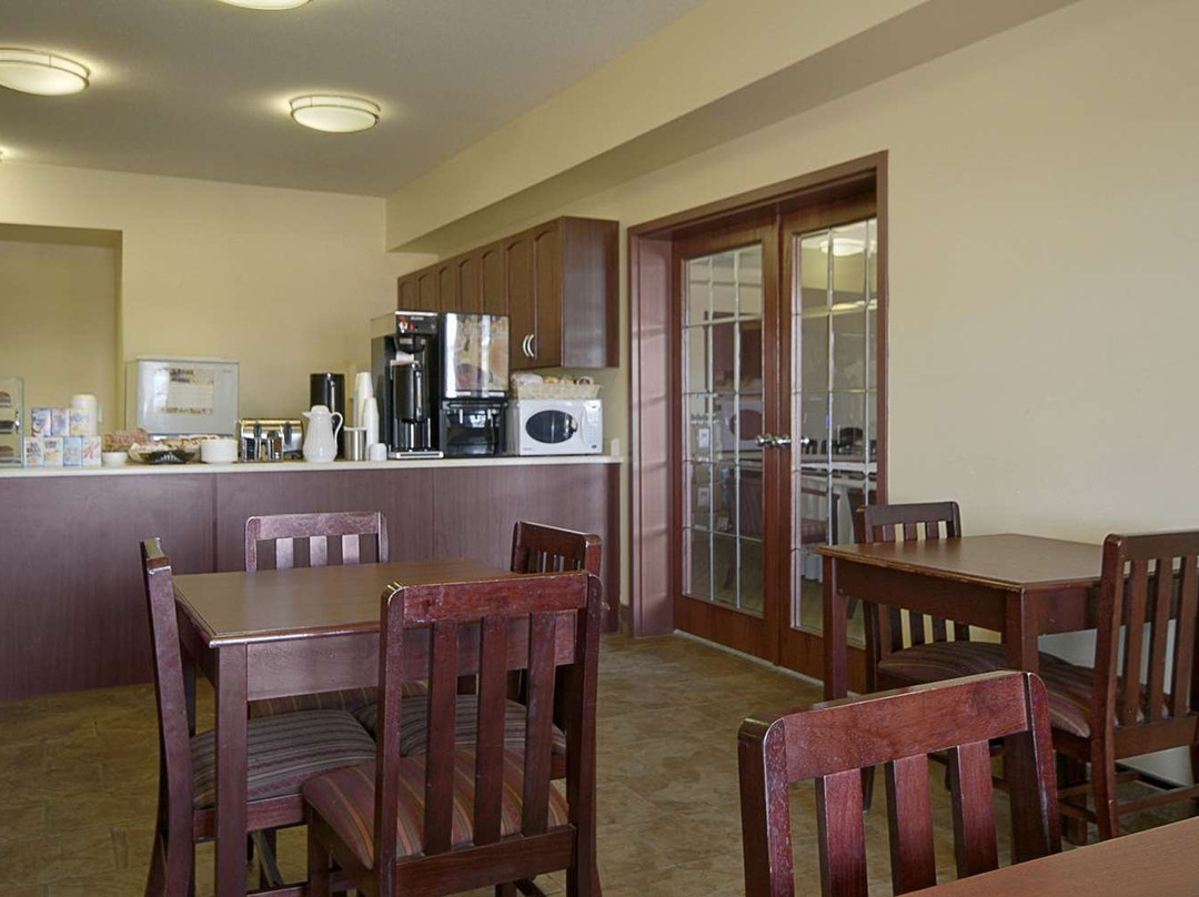 Super 8 by Wyndham Fort Saskatchewan主图