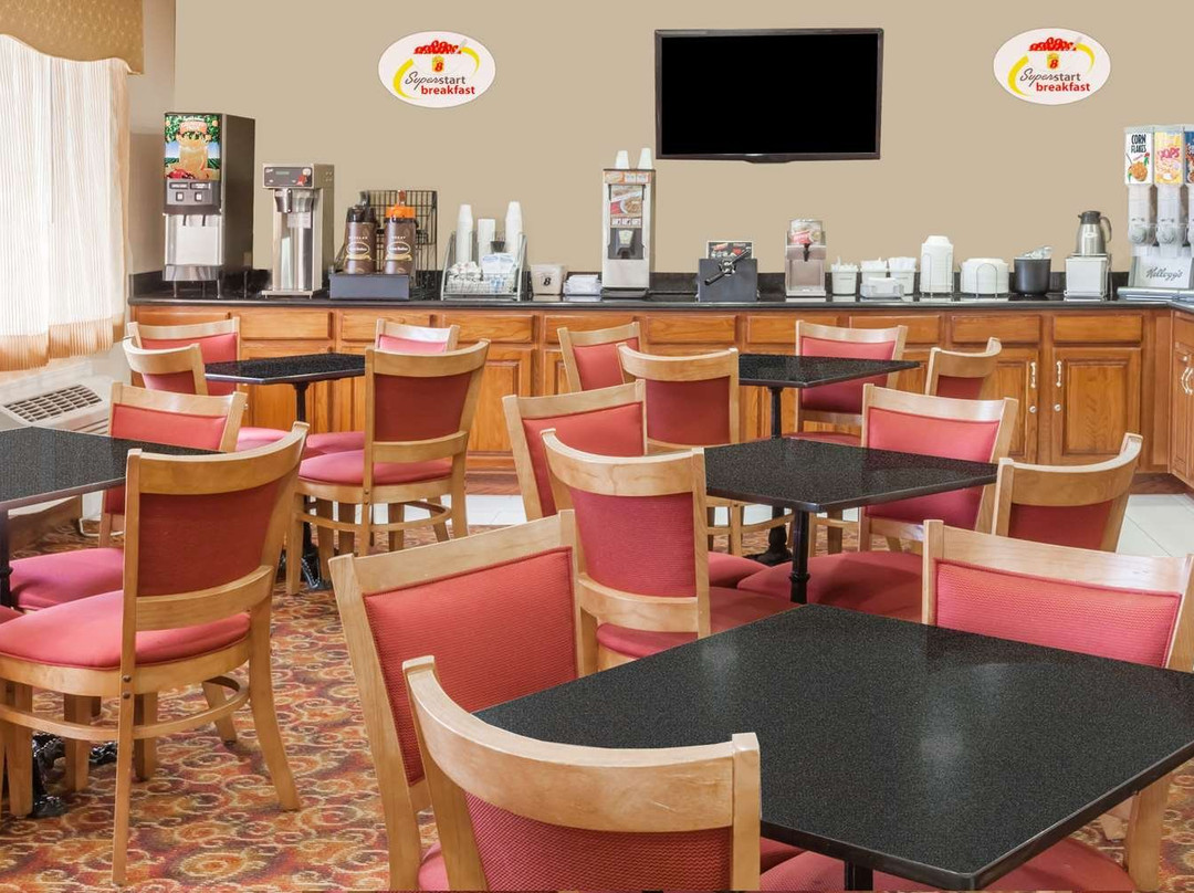 Super 8 South By Wyndham主图