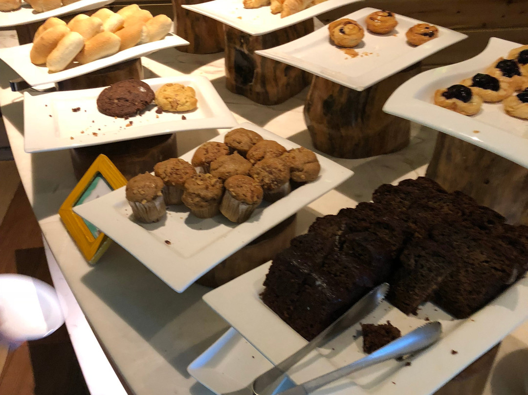 巴基奥乡下俱乐部主图