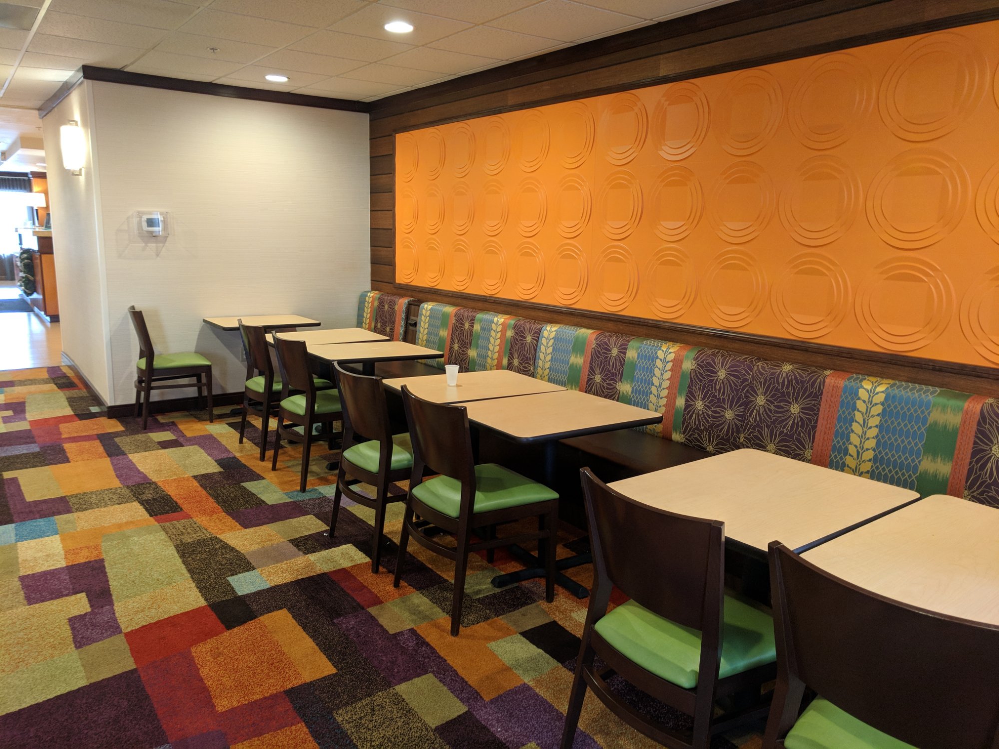 Fairfield Inn & Suites San Bernardino-餐饮
