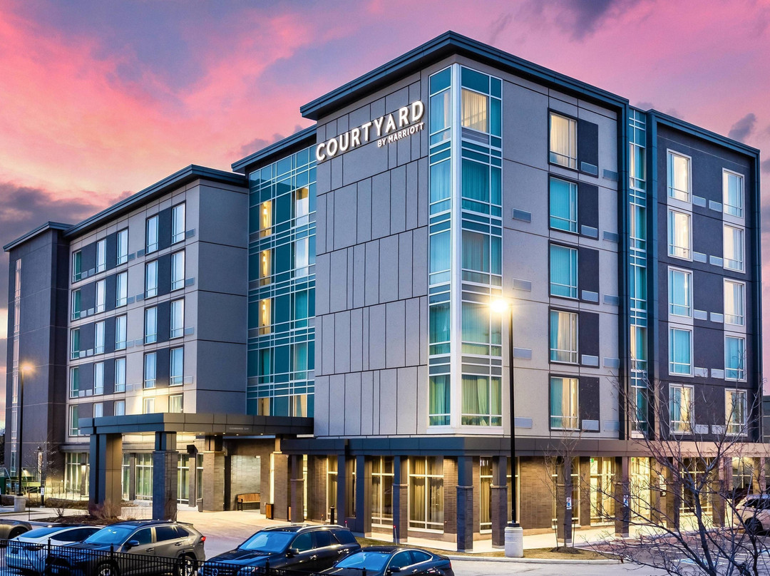 伯灵顿酒店住宿-Courtyard by Marriott Burlington