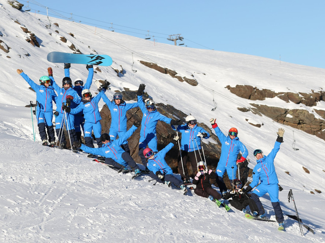 British Ski Center & Sierra Essence景点图片