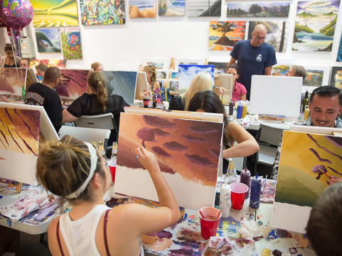 Paint Party at Forever Stoked-莫罗贝必去景点