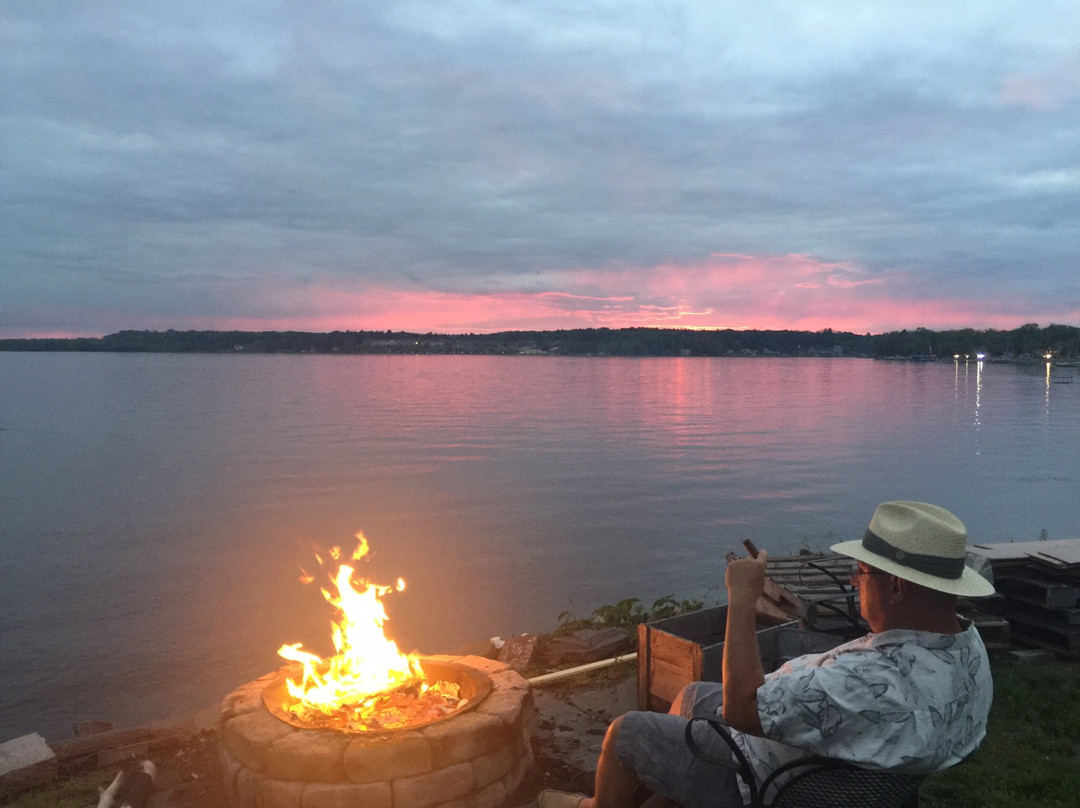 Lakeshore Inn Bed & Breakfast主图