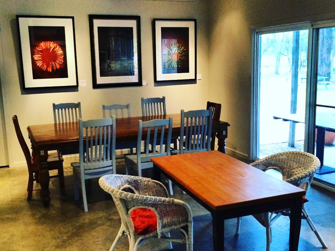 Emma's Cottage Vineyard Cellar Door Gallery-Lovedale必去景点