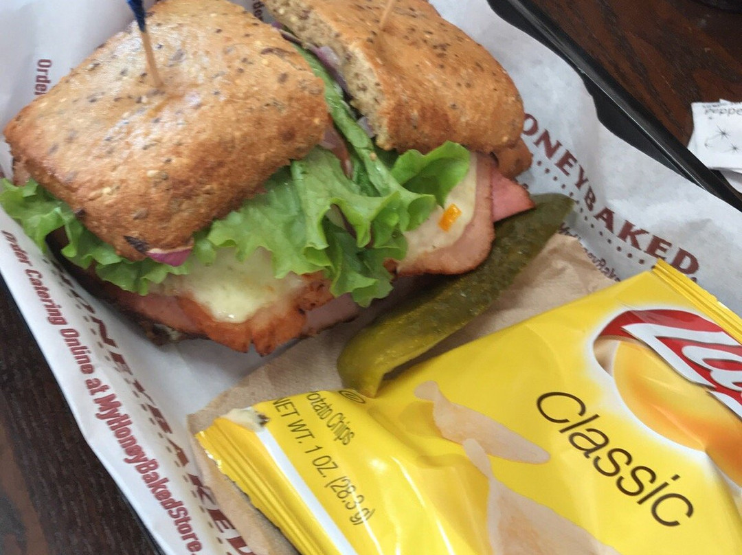 Tanger Outlets Locust Grove-Locust Grove必去景点