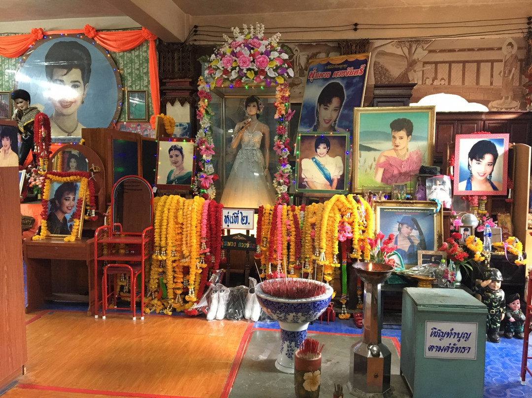 Wat Thap Kradan-颂丕农必去景点