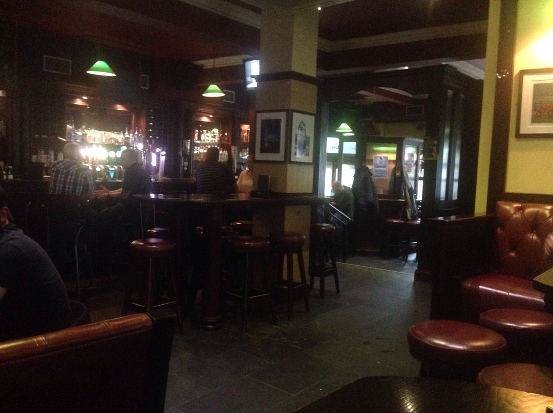 Ernie's Bar
