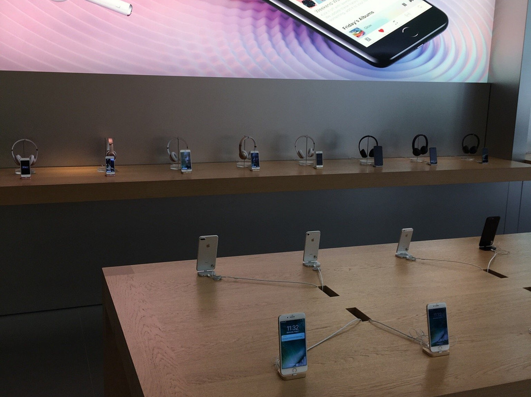 Apple Store Gallery-赫里福德必去景点