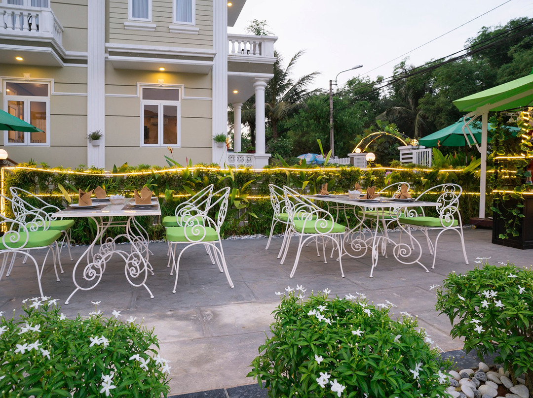 Golden Bell Restaurant & Cooking Class-会安必去景点