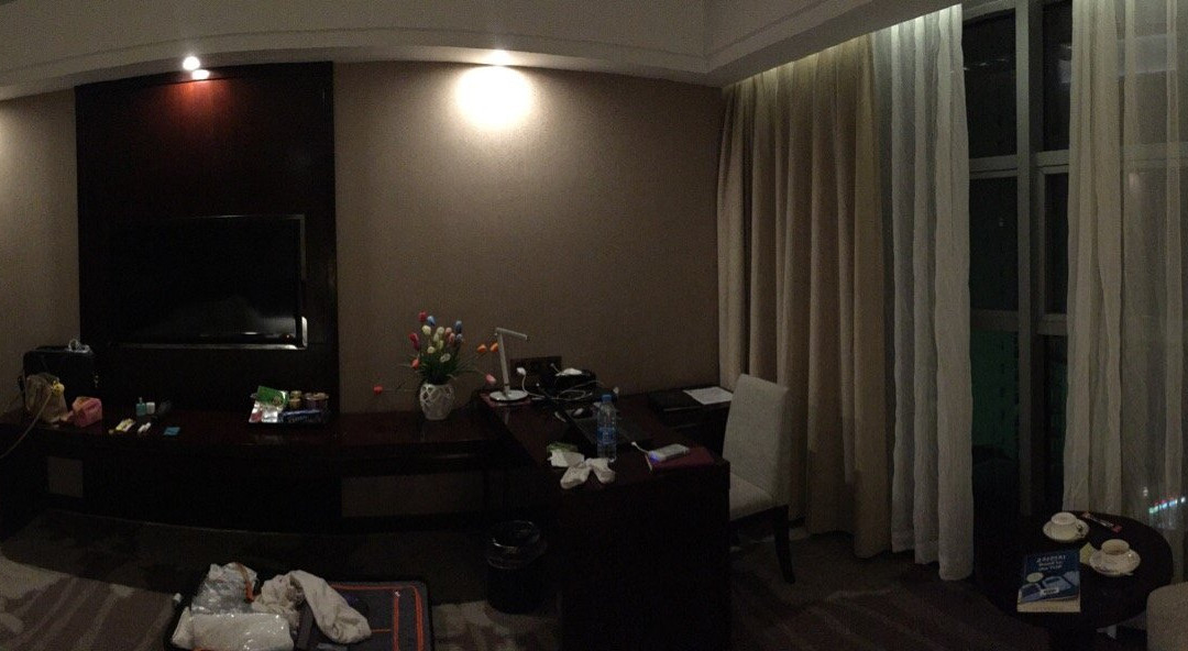 殷皇假日酒店主图