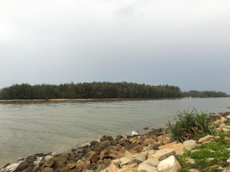 Narathat Beach景点图片