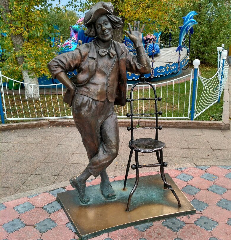 Sculpture Trio-秋明必去景点