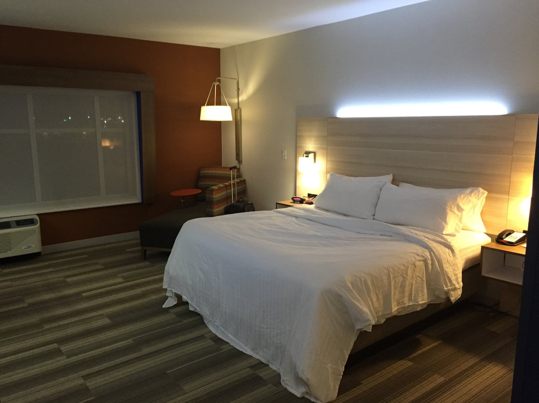 鲍灵格林酒店住宿-Holiday Inn Express & Suites Toledo South - Perrysburg by IHG