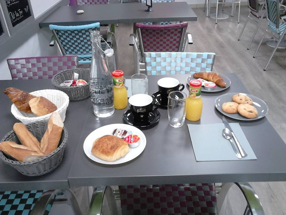 Hôtel L'Envers du Castille主图