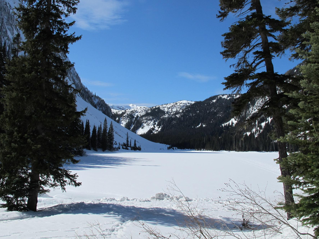 Falls Lake-Yale必去景点