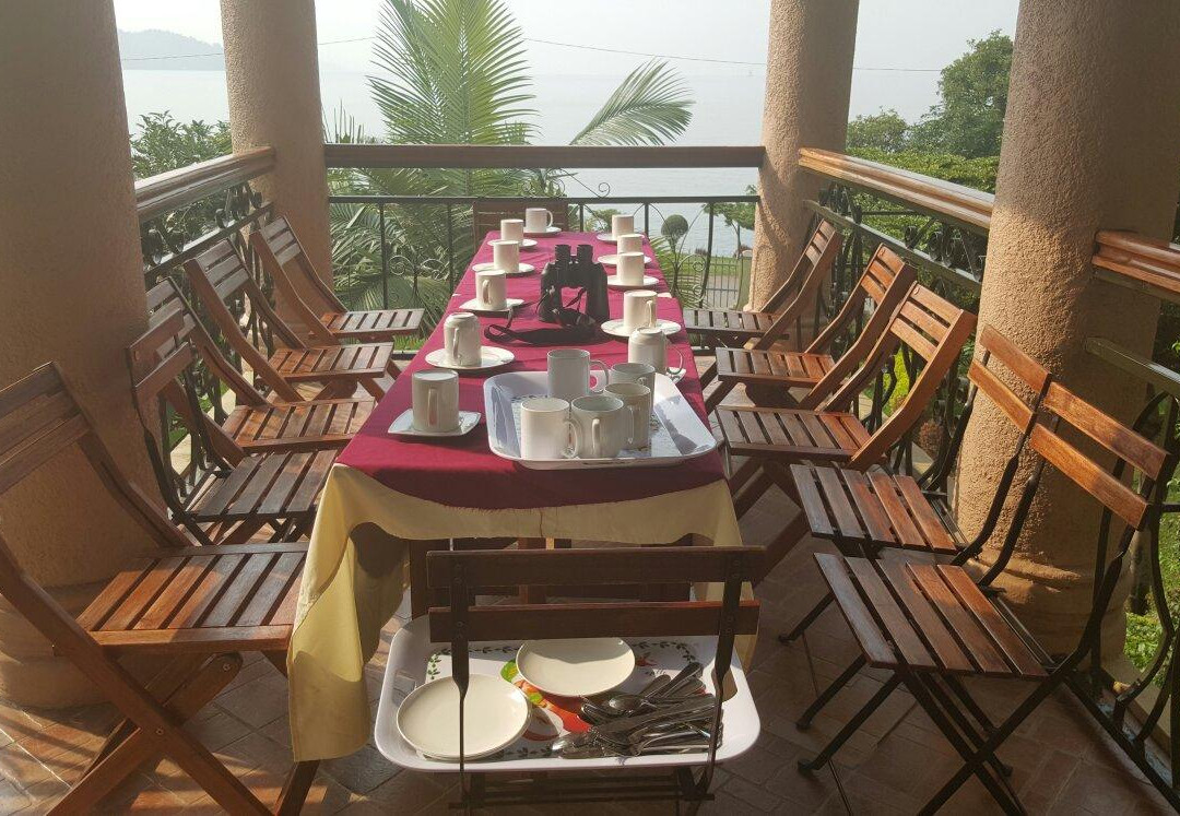 Lake View Apartments and Hotel主图