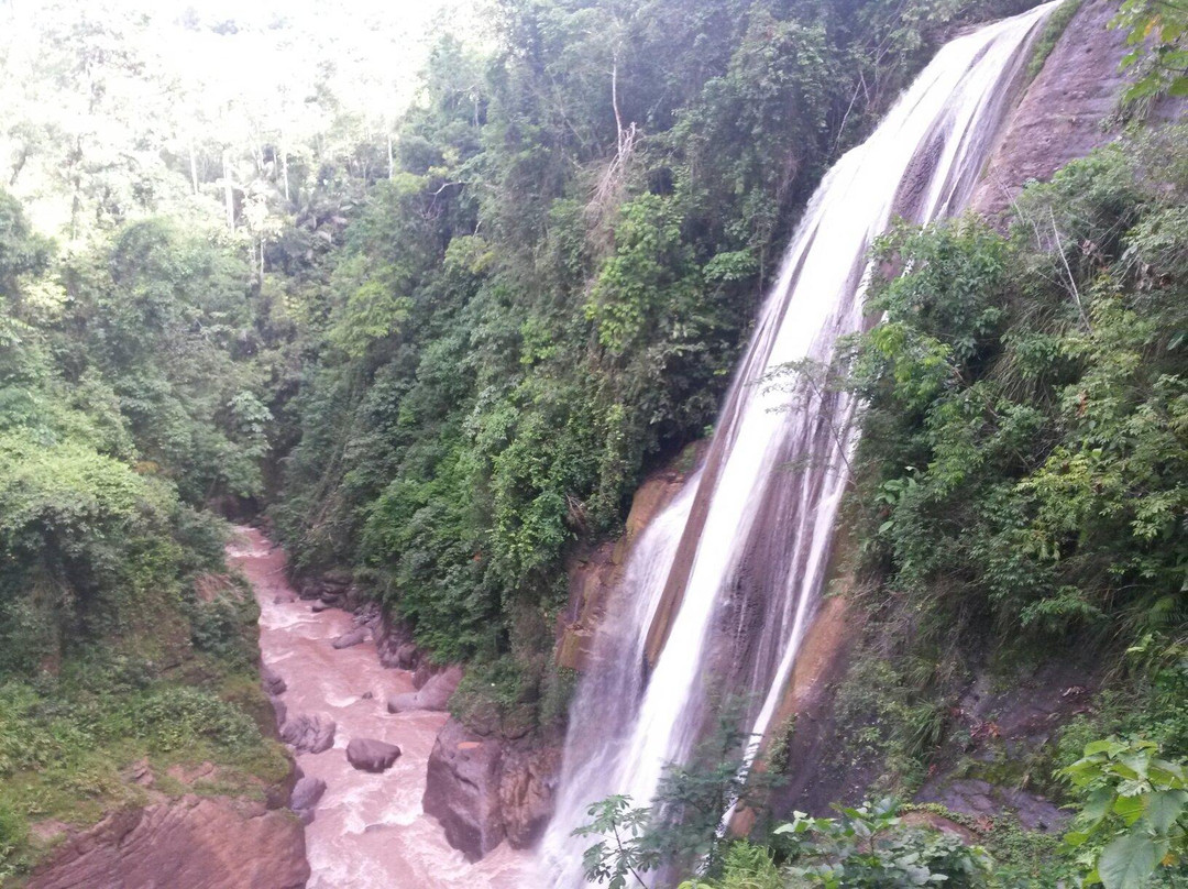 Catarata Velo de la Novia-胡宁必去景点