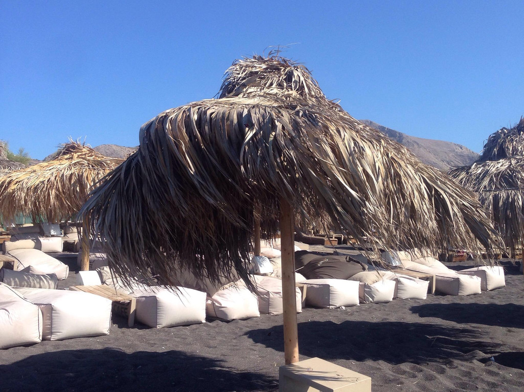 Perivolos Beach景点图片