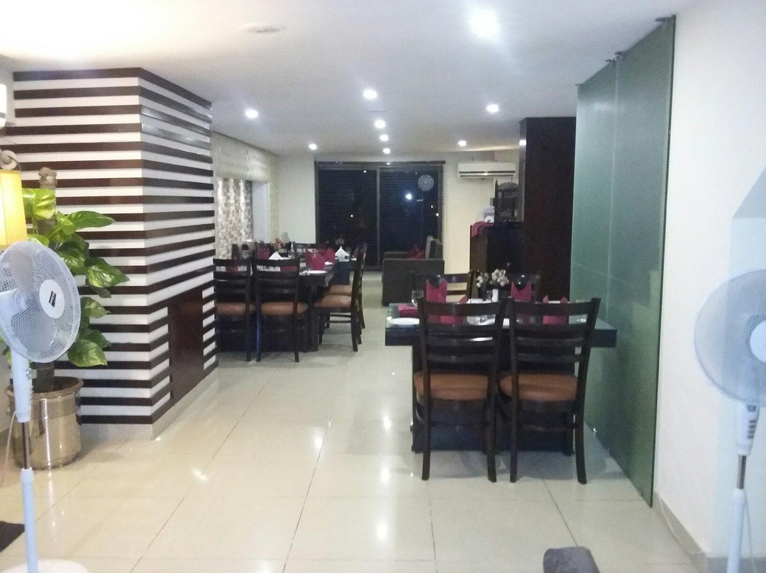 Mankiala餐馆和美食-Sizzlers Grill and Coffee House