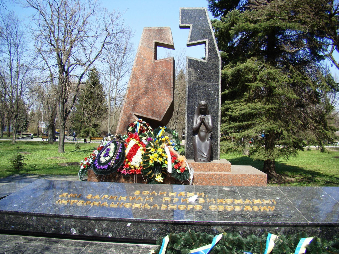 Eternal Glory Memorial Complex-Lutsk必去景点