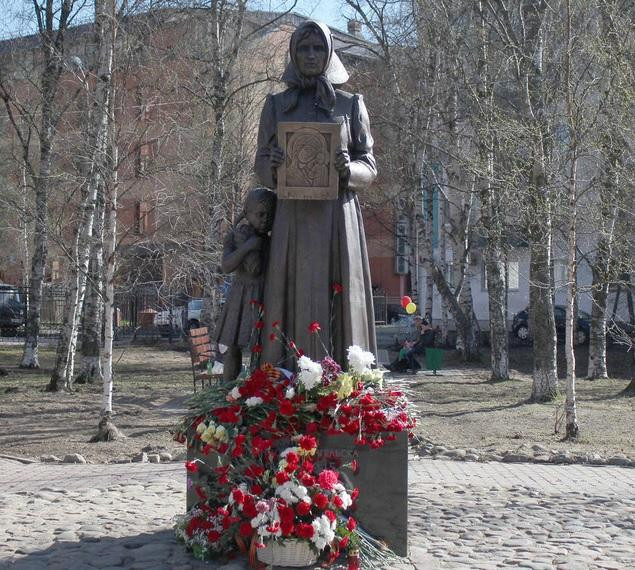 Monument Residents of the 1941-1945 Military Arkhangelsk景点图片