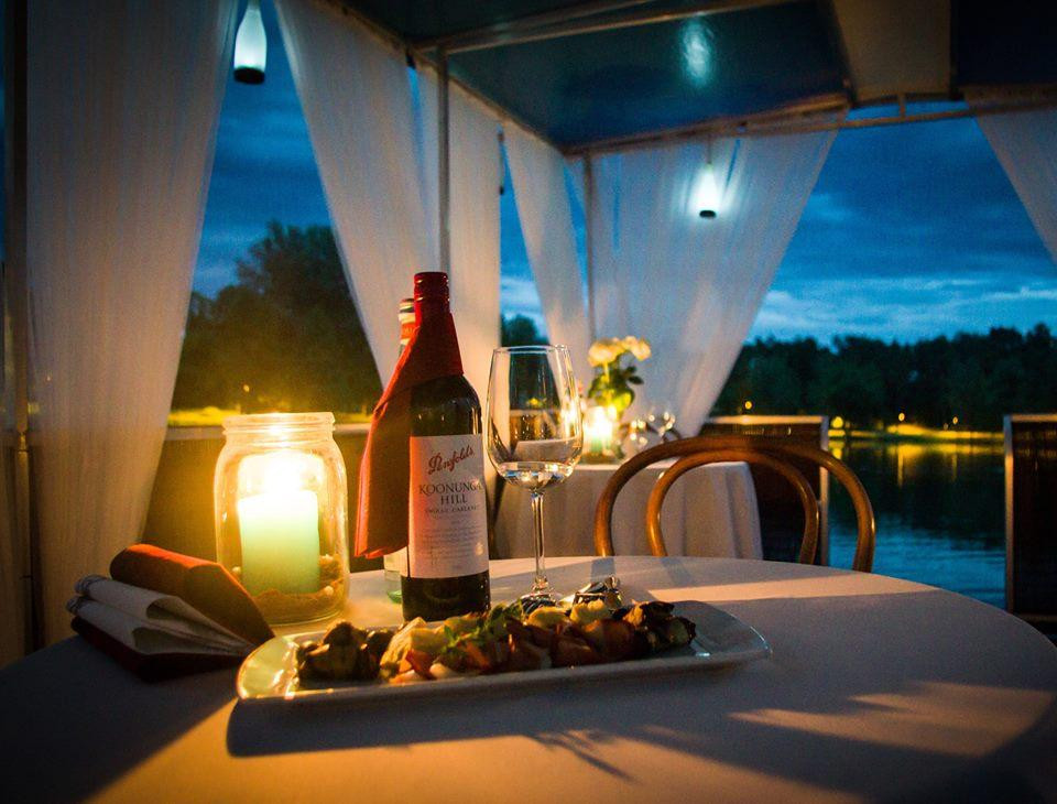 Restaurant on the lake The Pearl of Druskonis
